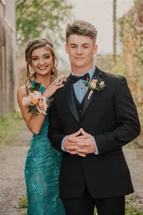 Black Mens 6 Piece Tuxedo - Perfect for Prom and other Formal Events. - Be Chic